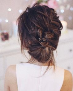 Tonya Pushkareva Long Wedding Hairstyle for Bridal via tonyastylist / http://www.himisspuff.com/long-wedding-hairstyle-ideas-from-tonya-pushkareva/4/ Casual Wedding Hair, Bridal Hair Updo, Peinados Recogidos, Updos For Medium Length Hair