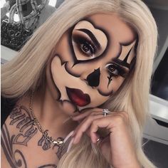 Chicano Clown, Chola Makeup, Beautiful Halloween Makeup, Cute Clown Makeup, Halloween Makeup Sugar Skull, Halloween Makeup Clown, Halloween Makeup Look, Holloween Makeup