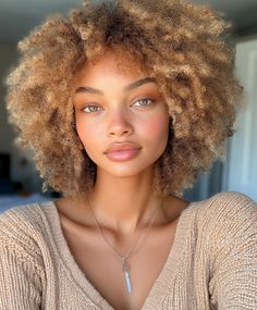 Sandy Blonde Afro Mocha Color Hair, Calico Hair, Hair Color For Brown Skin, Blonde Afro, Mocha Hair, Platinum Blonde Hair Color, Sandy Blonde