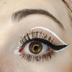 Black White Graphic Liner, Black And White Graphic Eyeliner, White And Black Eyeliner, Easy Graphic Eyeliner, White Graphic Eyeliner, Black And White Eyeliner, White Eyeliner Looks