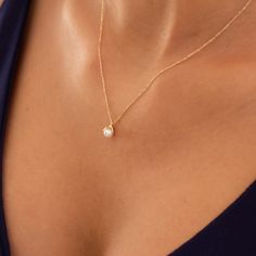 Simple Pearl Gold Necklace, Dainty Gold Necklace With Pearl, Gold Necklace With Earings, Gold Necklace Formal, Pearl Necklace Dainty, Prom Necklaces Gold, Wedding Day Necklace, Gold Necklace Pearl, Minimalist Pearl Necklace