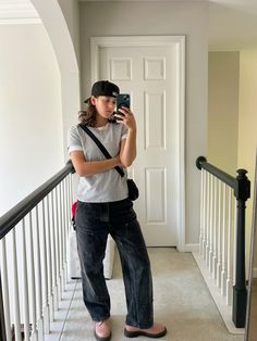 masc going out fit, gay girl fit, lesbian fit, androgynous fit, outfit inspo,lesbian fall fit,gay outfit inspo, spring fashion, wlw fashion, masc lesbian outfit, masc lesbian, jorts, lesbian summer fit, fall fit, masc outfits for women, Chapstick Lesbian Style, Masc Girls Outfits, Masc Girl, Outfits Sporty