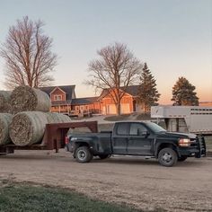 Farm Truck Aesthetic, Country Life Aesthetic House, Rustic Country Aesthetic, 80s Farm Aesthetic, Country Farm Life Aesthetic, Lainey Core Aesthetic, Christian Country Aesthetic, Country Farm Aesthetic, Fall Country Aesthetic