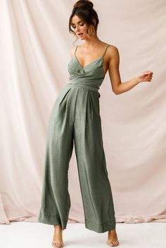 Sage Jumpsuit, Bridesmaids Jumpsuits, Selfie Leslie, Paris Mode, Summer Dresses For Wedding Guest, Jumpsuit Summer