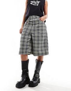 Casual Cotton Plaid Pants, Casual Plaid Cotton Pants, Plaid Cotton Pants For Streetwear, Casual Plaid Pants For Spring, Casual Gingham Wide Leg Bottoms, Casual Wide Leg Gingham Bottoms, Casual Gingham Cotton Bottoms, Casual Plaid Bottoms With Pockets, Casual Plaid Bottoms With Relaxed Fit