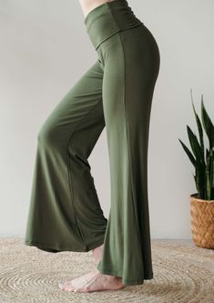 The coziest, buttery soft yoga pants you could ever imagine! Featuring a soft, roll down waist and wide leg, the Chill Yoga Pant will be your new closet staple. FitThis style runs true to size. Regular length is 30" long measuring from a small. Short Length is 27.5" long measuring from a size small. Ideal for those under 5' 4". Size range = XS 0-2, S 2-4 M 6-8, L 10-12, XL 14-16. FabricUltra soft active jersey. Moisture wicking. 95% Rayon, 5% Spandex. Jala is ethically made with love in Southern Pilates Outfit, Soft Yoga, New Closet, Branded Content, Yoga Pant, Closet Staples, Color Run, Content Ideas, Yoga Pants