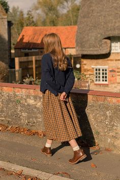 Art Teacher Outfits, Cottagecore Outfits, Check Dress, Teacher Outfits, Mode Inspo, Mode Inspiration, Looks Vintage, Fall Winter Outfits, Modest Outfits