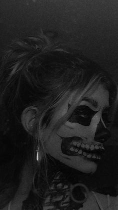 Halloweenský Makeup, Halloween Make-up Looks, قلادات متدلية, Cute Halloween Makeup, Skeleton Makeup, Halloween Makeup Pretty, Halloween Makeup Inspiration, Dope Makeup