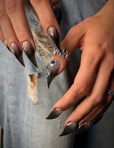 Claws, nails claws, kitty nails, gothic nails Short Claws Nails, Sharp Claws Nails, Cat Claw Nails Stilettos, Claws Acrylic Nails, Claw Nails Short, Claw Nails Stilettos, Raptor Claw Nails, Cat Claw Nails Designs, Targaryen Nails