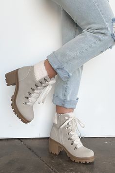 Spring White Lace-up Boots With Platform, White Lace-up Combat Boots For Spring, Spring White Lace-up Combat Boots, Casual White Ankle-high Combat Boots, Cute Winter Boots, Sheep Breeds, Winter Fashion Boots, Shoes Hack, Wool Slippers