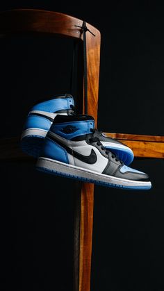 Jordan Brand brings the 'University Blue' colorway to the Air Jordan 1 High OG—releasing this Saturday, 7/22. Click the link in bio to enter the draw. Enter the draw: https://feature.com/products/jordan-air-jordan-1-retro-high-og-university-blue-black-white Nike Jordan Air 1, Sneakers Photography, Shoes Photoshoot, Jordan Ones, Black Jordans, Streetwear Shoes, Jordan Retro 1