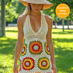 🌸🌞 Umarme das Sommergefühl mit diesem farbenfrohen Boho-Häkelkleid-Muster! Dieses lebendige Neckholderkleid mit ikonischen Grandma-Square-Motiven ist perfekt für Strandtage, Festivals oder einfach ein stilvolles Statement. Entworfen für Häkelliebhaber, die eine Mischung aus Spaß und Mode wollen, führt Sie diese Anleitung durch die Herstellung eines handgefertigten Sommerkleides, das leicht, atmungsaktiv und ach so stilvoll ist! Merkmale: Muster: Gehäkelt Hergestellt für: Frauen Anlass: Sommer, Diy Festival Outfit, Halter Dress Pattern, Diy Festival, Crochet Dress Boho, Crochet Boho, Festival Diy, Square Crochet, Crochet Dress Pattern, Crochet Diy