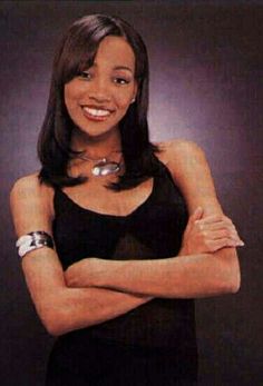 Monica Singer 90s, Monica Singer, Monica Arnold, 90s Hip Hop Outfits, 90s Black Culture Aesthetic, Black Hair 90s, Black Hair Green Eyes, Lyrics Wallpaper