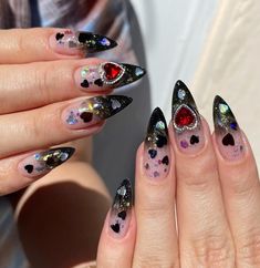 Bling Accessories, Edgy Elegance, Magic Nails, Edgy Nails, Polygel Nails, Glamorous Nails, Crazy Nails, Black Nail Designs, Trendy Nail Design