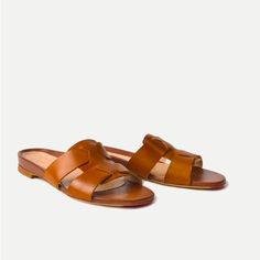 Brand New Gorgeous Leather Sandals, Size Eu 39/Us 9. Come With 2 Drawstring Pouches And Original Box. Run Slightly Narrow. Elegant Sandals With Leather Lining For Vacation, Classic Strappy Sandals, Gorgeous Leather, Drawstring Pouch, Women's Shoes Sandals, Leather Sandals, Shoes Sandals, Original Box, Pouch