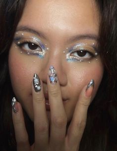 Pearl Chrome, Concert Makeup, Shimmer Eyeshadow, Makeup Eye Looks, Creative Eye Makeup