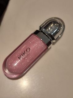 Kiko Clear Lipgloss, Kilo Lipgloss, Kiko Lipgloss 17, Makeup Cosmetics Photography, Dark Lip Gloss, Lip Gloss Kiko, Kiko Milano Lipgloss, Kbeauty Korean Skincare, Korean Lip Gloss