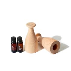 This hand made essential oil wood diffuser is made with thinned hinoki (Japanese Cypress) grown in the forests of Japan. Each hinoco is handcrafted by a skilled artisan.​Come back to your senses as the aroma saturates the space from this unique nature-inspired diffuser. Simply add a few drops of essential oil and enjoy the scent with a hint of wood.The diffuser gently emits an aroma from the flat surface with a few drops of essential oil that you can also source from the renoo shop. NOTE: Essent Wood Diffuser, Wood Element, Making Essential Oils, Aroma Essential Oil, Essential Oil Bottles, Unique Nature, Aroma Diffuser, Oil Bottle