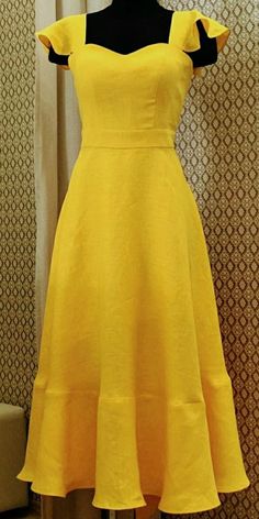 Yellow Women Outfit, Causal Indian Outfits, Simple Yellow Dress, Forever New Dress, Simple Frock Design, Casual Frocks, Simple Frocks, Designer Dresses Casual