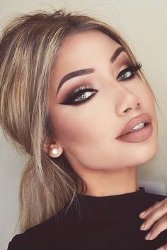 Makeup Cantik, Alat Makeup, Perfect Cat Eye, Eye Makeup Looks, Makeup Secret, Cat Eye Makeup, Smink Inspiration, Makijaż Smokey Eye, Makeup Hacks