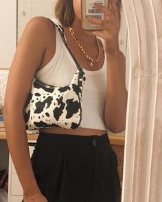 Cow Print Outfit, Cow Print Purse, Fashion Overalls, Purse Outfit, Boho Lifestyle, Looks Street Style, Minimal Chic, Simple Fashion