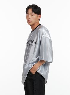 Product Detail Style : Street Occasion : Back to school Type : Men, TShirts Print : Lettering Material : Polyester Sleeve : Short sleeve Neck : Round neck Length : Regular Fit : Oversize fit Polyester100 Color : Light gray, Black Made in Korea Model Size Model is wearing size M/L and the color Light gray. Height : 5'9" | 176cm / Top : M / Bottom : L (30 inch) .prddescription table, .prddescription td, .prddescription th { border : 1px solid black; border-collapse : collapse; padding: 10px; } Siz Casual Gray T-shirt For College, Hip Hop Gray T-shirt For Summer, Summer Hip Hop Gray T-shirt, Casual Gray Shirt With Text Print, Casual Gray Shirt With Letter Print, Basic Gray Shirt For Streetwear, Gray Hip Hop Crew Neck T-shirt, Gray Hip Hop T-shirt With Crew Neck, Gray Crew Neck T-shirt For College