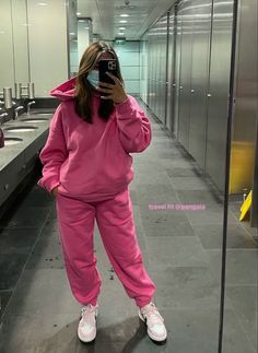 Pink Sweatsuit Aesthetic, Pink Hoodie And Sweatpants, Cute Sweat Suit Outfits, Cute Sweatsuit Outfits, Pink Sweatsuit Outfits, Pink Joggers Outfit, Pink Sweats Outfit, Sweatsuit Outfits Women, Sweatsuit Outfits