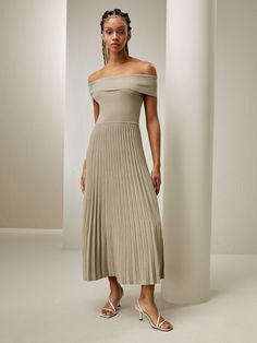 The off-the-shoulder silhouette comes back. From the Summer 2024 collection, a sensual off-the-shoulder pleated dress that hugs the body, not restricts it. A dramatic fold draws attention to this shoulder-baring knit dress crafted from our signature silk fabric. Long Dresses Summer, How To Fold Sleeves, Off Shoulder Fashion, Silk Knit, Dress Crafts, Summer Chic, Long Summer Dresses, Knitted Dress, Silk Charmeuse