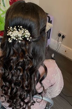 Bridesmaids hairstyles party prom wedding hairstyles Brown hair curly hairstyle half up half down Cute elegant hairstyles Cute Elegant Hairstyles, Wedding Hairstyles Brown Hair, Wedding Hairstyles Brown, Hairstyles Brown Hair, Brown Hair Curly, Hairstyles Party, Hairstyles Brown, Bridesmaids Hairstyles, Half Up Half Down Hairstyle