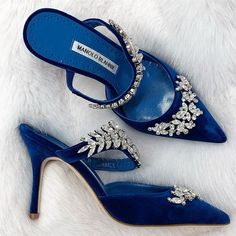 Manolo Blahnik Lurum, Manolo Blahnik Wedding Shoes, Women Dress Shoes, Manolo Blahnik Heels, Wedding Pumps, Velvet Shoes, Manolo Blahnik Shoes, Dress Shoes Womens