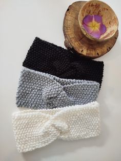 🧶Pretty hand-knitted and made-to-order twisted headband, ideal for winter and to accessorize your outfit without messing up your hair 🧶One size fits all for adults 🧶Possibilities to make for children by noting me the size of the head circumference by message 🧶The headband is made to order in 1-2 days and shipping is fast and free delivery Bandeau Au Crochet, Crochet Headbands, Twisted Headband, Pretty Hands, Turban Headbands, Twist Headband, Crochet Headband, Turbans, Earmuffs