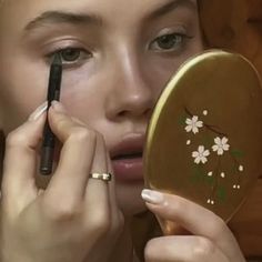 Vogue Beauty, French Girl, Divine Feminine, The Mirror, Beauty Secrets, Girly Girl, Makeup Inspo, Pretty Face, Maquillaje De Ojos