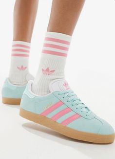 Am i right or am i right? 😂 Trendy Shoes 2024, Blue And Pink Outfit, Cute Shoes For School, Colourful Sneakers, Cute Adidas Shoes, Gazelle Adidas, Bold Shoes, Adidas Originals Gazelle, Adidas Branding