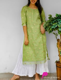 Green Kurti, Organza Kurti, Silk Kurti Designs, Simple Kurta, New Kurti Designs, Indian Kurti, Silk Kurti