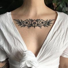 Under Knee Tattoos Women, Under The Knee Tattoo, Under Collar Bone Tattoos, Under Knee Tattoo, Blatt Tattoos, Woman With Tattoos, Tattoo Placements, Bone Tattoos, Shape Tattoo