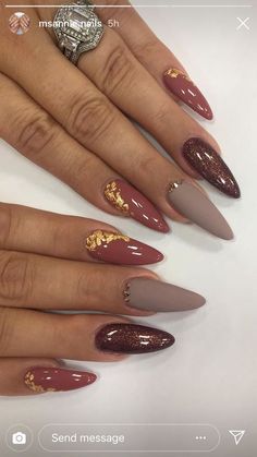 Burgundy Short Nails With Design, Cute November Nails Almond, November Nail Ideas Almond, Fall Thanksgiving Nails Design, Burgundy And Grey Nails, Burgundy Almond Nails Design, Dope Nail Designs Fall 2024, November Gel Nails, Nude Fall Nail Designs