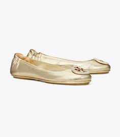 Minnie Travel Ballet: Women's Designer Flats | Tory Burch Tory Burch Mini Travel Ballet Flat, Designer Flats, New Fragrances, Footwear Design Women, Sandals For Sale, Handbag Shoes, Wallet Accessories, New Handbags, Paris Fashion