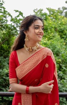 Red Sari, Saree Hairstyles, Fashionable Saree Blouse Designs, Fancy Sarees Party Wear, Saree Poses, Salwar Kamiz, Saree Photoshoot