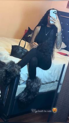 Black Fur Boots Outfit, Flannel Outfits, Tomboy Style Outfits, Pretty Girl Outfits, Streetwear Fashion Women, Tomboy Fashion, Basic Outfits, Cute Swag Outfits, Cute Everyday Outfits