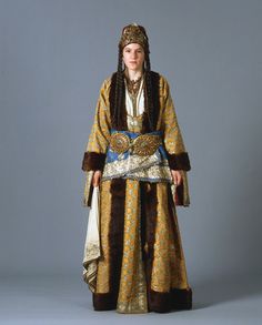 Fashions From History Greek Attire, Folkloric Dress, Greek Traditional Dress, Greek Costume, Empire Ottoman, Greek Women, Period Dress, Silk Road, Traditional Fashion