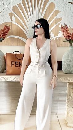 White Outfits For Women, European Outfit, Dressy Casual Outfits, Elegant Attire, Stylish Work Attire, Effortlessly Chic Outfits