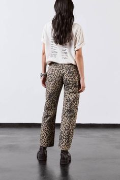 Cropped straight, non-stretchy mid-rise jeans in faded leopard. The jeans come with back- and front-pockets and buttoned closure.Note: That the measurement of our garments may vary according to design and style； Please allow 0.5-1" difference due to manual measurement(1inch = 2.54cm); Please take into consideration that some our Items are designed to be slim fit. If you find you’re in between sizes, we recommend ordering a size up; Different monitor settings means colors may differ slightly.   Size（cm） Waist Hip Thigh Front rise In-seam XS 74 95.6 58.6 22 66.5 S 76 97.6 59.8 22.4 66.5 M 78 99.6 61 22.8 66.5 L 80 101.6 62.2 23.2 66.5 XL 82 103.6 63.4 23.6 66.5 Casual Leopard Print Straight Leg Bottoms, Trendy Cotton Leopard Print Pants, Trendy Leopard Print Pants With Pockets, Trendy Relaxed Fit Leopard Print Bottoms, Fall Straight Leg Leopard Print Pants, Casual Straight Leg Leopard Print Jeans, Casual Leopard Print Straight Leg Jeans, Casual Leopard Print Jeans For Fall, Straight Leg Cotton Pants In Leopard Print