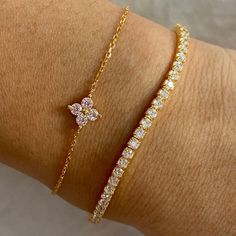 Gold Chain Bracelet For Women Classy, Wedding Guest Bracelet, Everyday Gold Bracelet Stack, Gold Dainty Bracelet, Dainty Gold Bracelet Stack, Timeless Jewelry Pieces, Cute Gold Bracelets, Dainty Bracelet Stack, Gold Bracelet For Women Classy