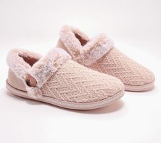 Get your marshmallows ready! These cozy-lined slippers mimic the toasty warmth of sitting 'round the campfire. From Skechers. Cozy Campfire, Knit Slippers, Girls Night In, Knitted Slippers, Slippers For Girls, Sleepwear & Loungewear, Marshmallows, Fur Trim, Campfire