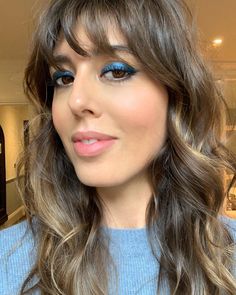 Fox Beauty, Aw 2023, Lip Looks, Este Lauder, Blue Liner, Hairstyles 2024, Attractive Eyes