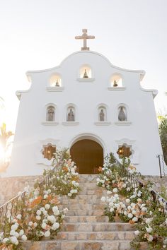 MEXICAN MODERN WEDDING AT THE O&O PALMILLA – Sarai Flores Mexican Modern Wedding, Mexican Style Wedding, Southwestern Wedding, Stunning Wedding Venues, Modern Mexican, Mexican Wedding, White Gardens