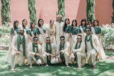 Holud Dress Ideas For Bridesmaid, South Indian Groomsmen Outfits, Family Twinning Outfits Indian Wedding, South Indian Wedding Family Photos, Dress Code Outfits Wedding, Indian Wedding Family Outfits, Haldi Theme Dress For Family, Holud Dress Ideas, Family Theme Dress For Indian Wedding