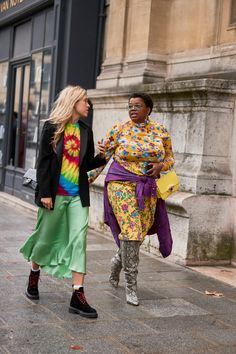 Paris Street Style Spring, Winter Suits, Maximalist Style, Fashion Week Spring 2020, Spring Pictures, Elegant Beauty, Street Style Edgy, London Street Style