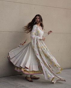 Sonam Bajwa, Indian Bridesmaid Dresses, Punjabi Fashion, Indian Bride Outfits, Anarkali Dress Pattern, Casual Indian Fashion, Desi Fashion Casual