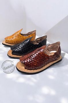 Discover the true essence of Mexican craftsmanship with our authentic huaraches, traditionally made just like our ancestors did. Each pair of huaraches is a handcrafted masterpiece, handcrafted by expert artisans using techniques passed down from generation to generation. Featured Features: Material: High quality genuine leather ensures durability and comfort with every step. Sole: Authentic recycled tire sole, providing exceptional traction and long life. This detail not only highlights traditi Traditional Natural Huaraches With Rubber Sole, Artisan Huaraches With Woven Sole, Traditional Natural Huarache Sandals With Woven Sole, Artisan Woven Leather Closed Toe Huaraches, Traditional Round Toe Huaraches Fair Trade, Traditional Brown Sandals With Woven Leather, Traditional Brown Huarache Sandals With Woven Sole, Traditional Open Toe Huaraches Fair Trade, Traditional Closed Toe Huaraches For Festival